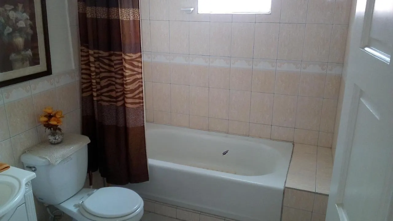 Winfort #4 Bay Walk Gros Islet